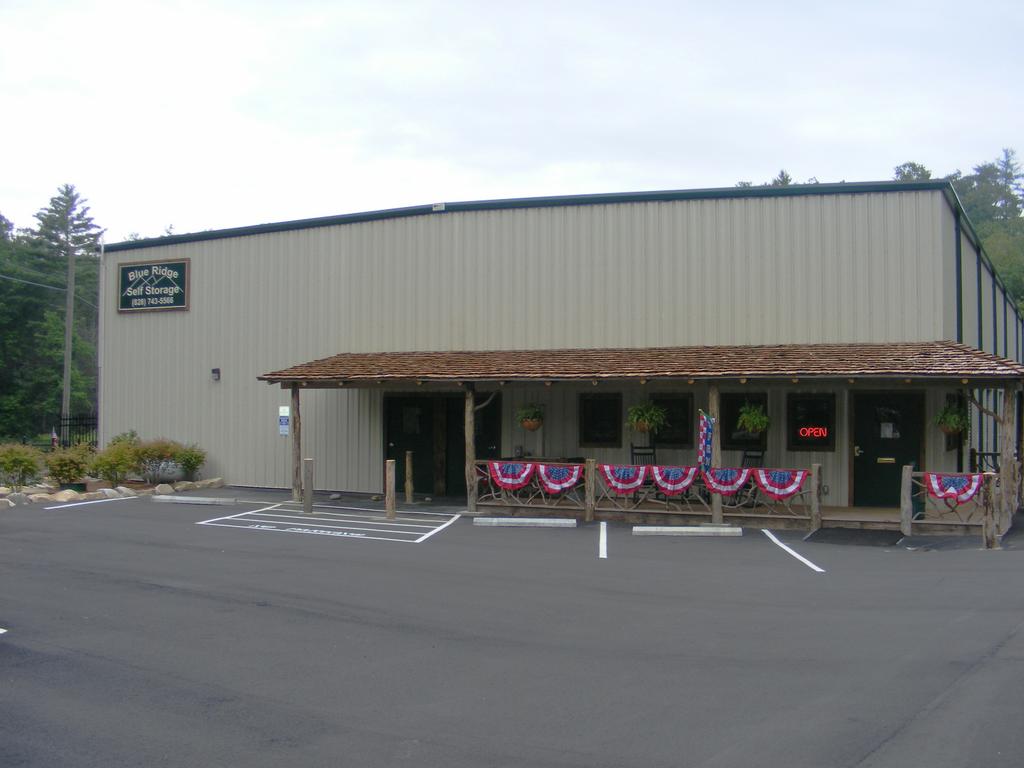 Blue Ridge Self Storage Cashiers NC 28717 8287435566 Storage